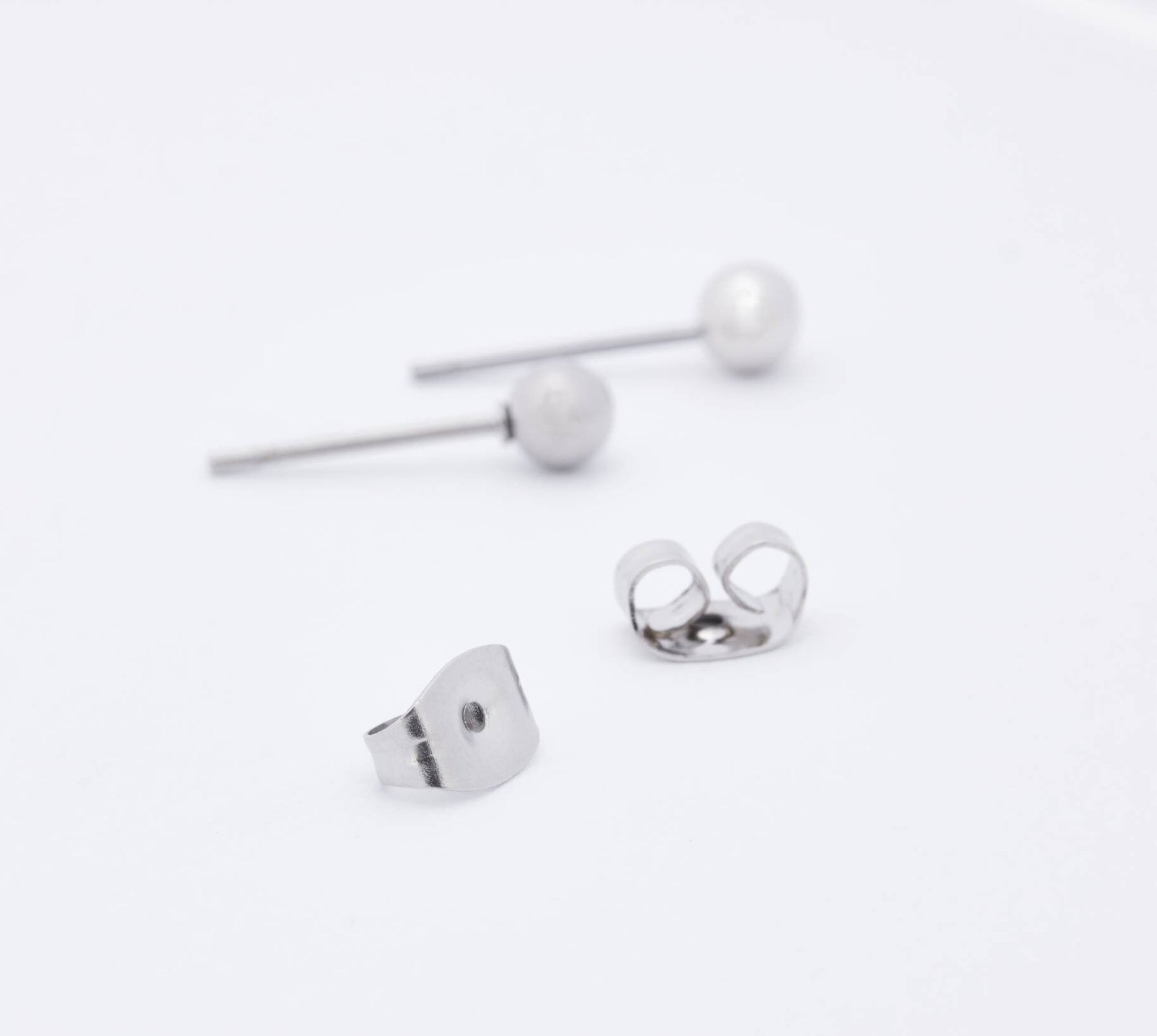 1 Paar mini Ohrstecker-zarte Ohrstecker-Kugel-Ball-Tiny-Bolzenohrringe-Silber-schlicht-filigran-minimalistisch-Kugel Ohrstecker-Edelstahl