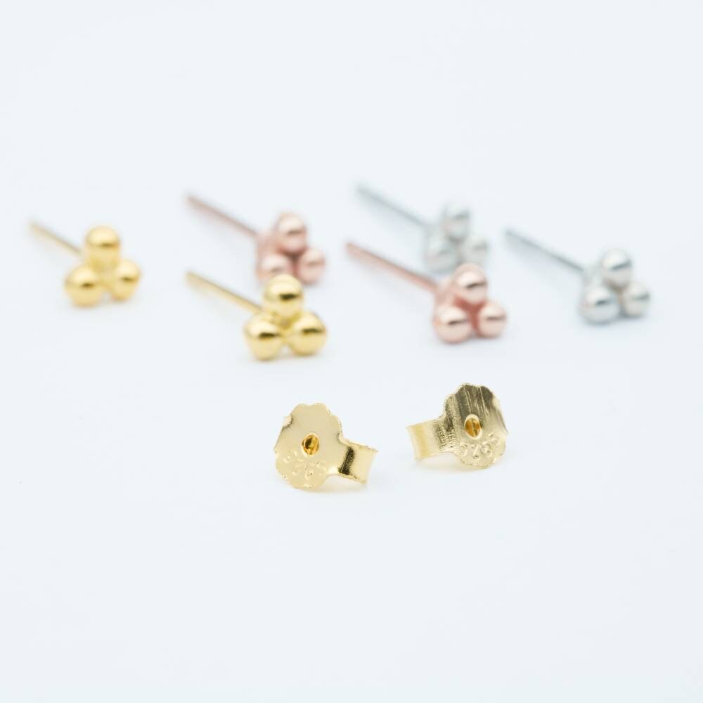 1 Paar zarte Ohrstecker-mini Ohrstecker-Kugelohrstecker-schlicht-zart-minimalistisch-Dreieck-geometrisch-925er Silber-Gold