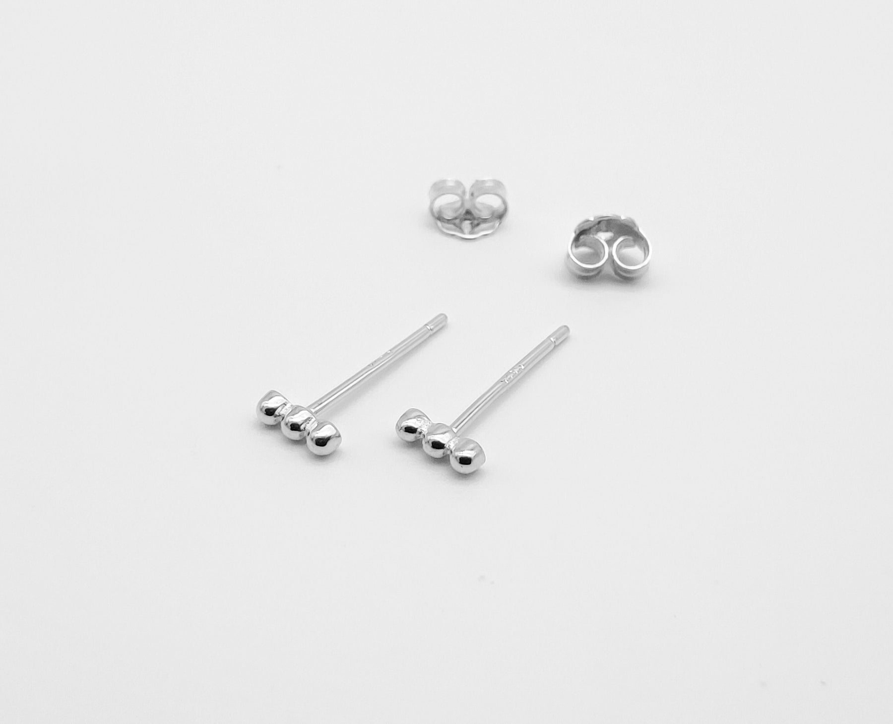 1 Paar zierliche Ohrstecker-Stapelohrstecker-mini-zart-fein-minimalistisch-geometrisch-925er Sterling Silber-vergoldet